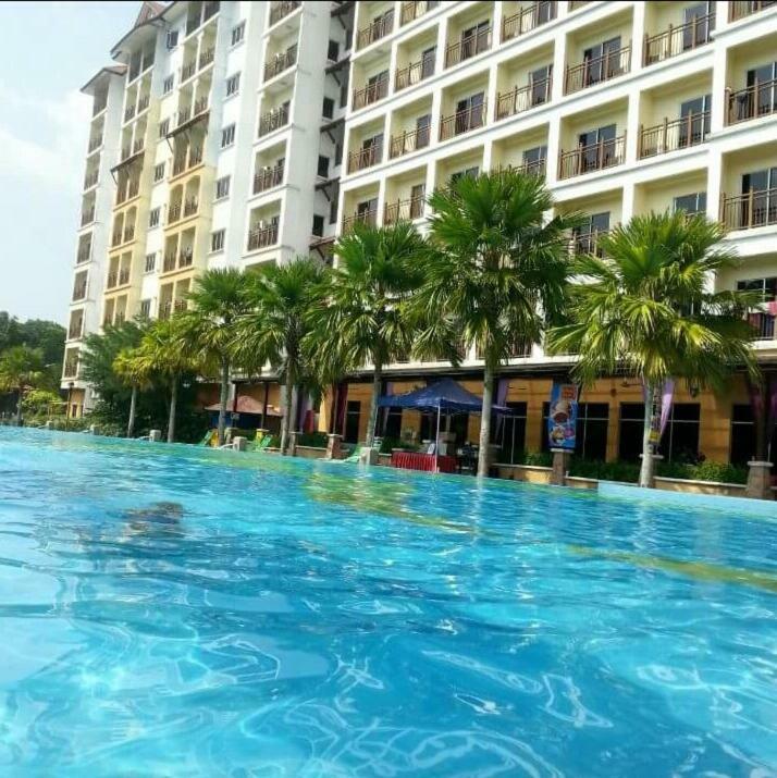 Kampong Kubu Gajah  Sanie Guest Room Suria A' Apartment, Bukit Merah Laketown Resort מראה חיצוני תמונה